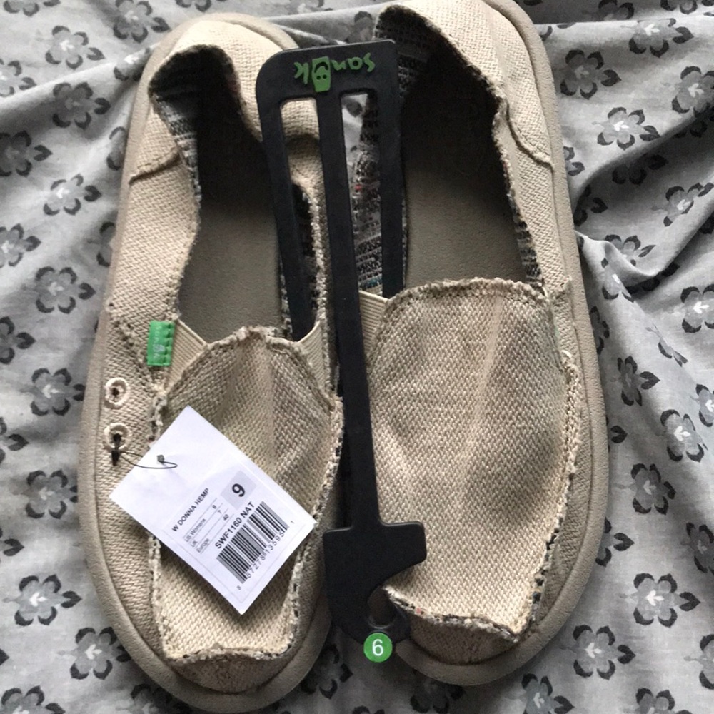 Sanuk shoes